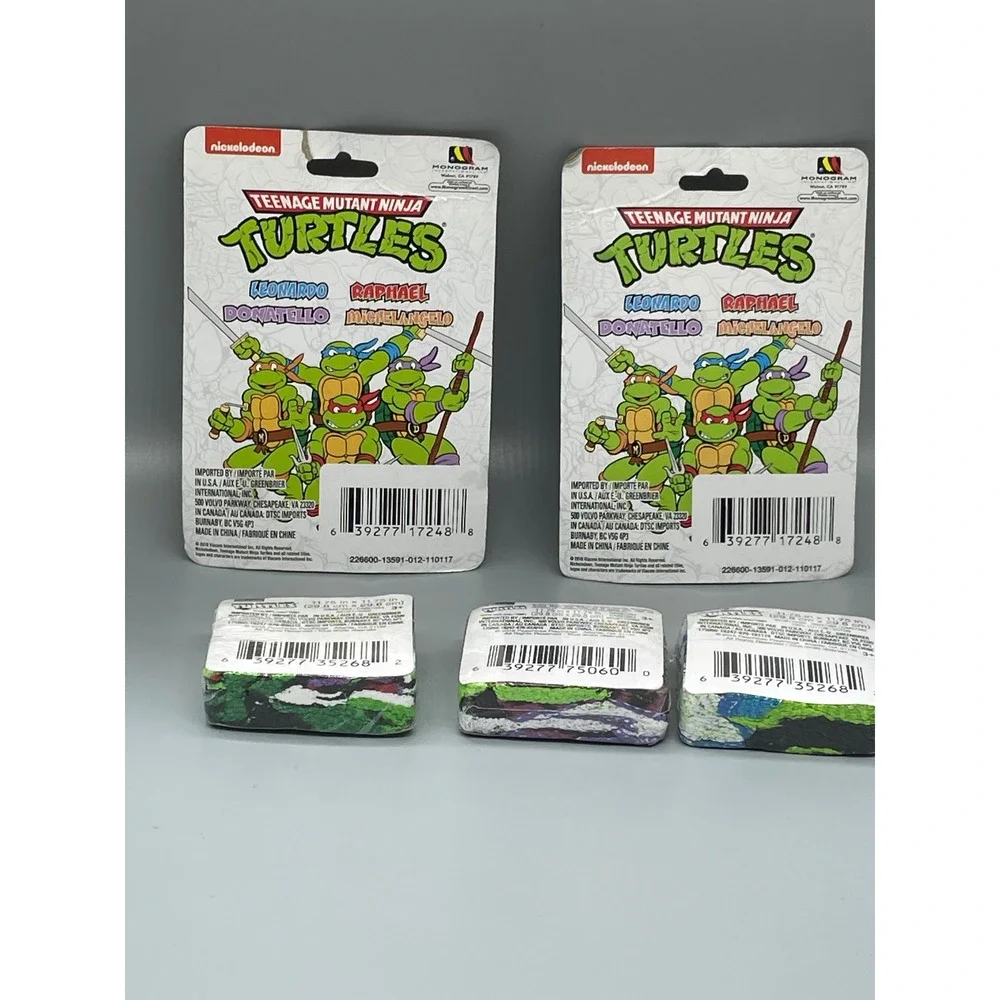 Teenage‎ Mutant Ninja Turtles TMNT Keychain and Magic Towel Lot Leonardo Raphael